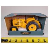 1/16 John Deere BI Tractor