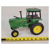 1/16 Played John Deere Tractor with Cab