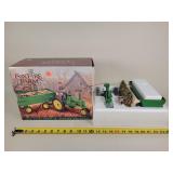 1/16 John Deere B Tractor & Wagon - Foxfire