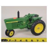 1/16 John Deere 3010 Tractor