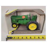 1/16 John Deere 70 Row Crop Tractor