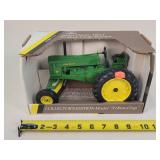 1/16 John Deere 70 Row Crop Tractor