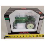 1/16 Oliver 880 Gas Tractor