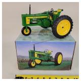 1/16 John Deere SFW 520 Tractor