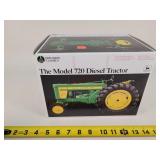 1/16 John Deere 720 Diesel Tractor