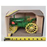 1/16 John Deere G Tractor