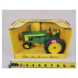 1/16 John Deere 720 Tractor