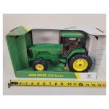1/16 John Deere 8200 Tractor