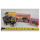 Cat Delivery Bank, 1/64 Farmall M & JD 7800