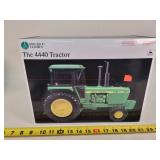 1/16 John Deere 4440 Tractor