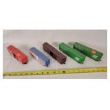 5 HO Scale Box Cars