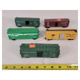 5- HO Train Box Cars