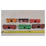 6- HO Scale Train Box Cars