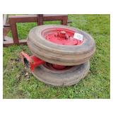 IH Tractor Narrow Front - Poor Tires