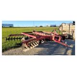 International 475 - 15ft Tandem Disk