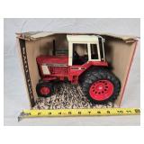 1/16 IH 1586 Tractor