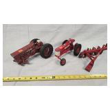 1/16 Played Farmall & IH Toys - Toys Broken