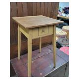 18x18x28"t End Table