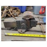Monarch No 215 4' Bench Vise