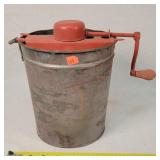 Vintage 2 Quart Ice Cream Maker