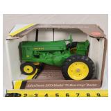 1/16 John Deere 70 Row Crop Tractor