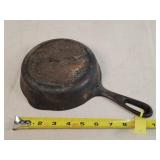 Griswold No 4 Cast Iron Skillet - Dirty