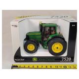 1/16 John Deere 7520 Tractor w/ Duals