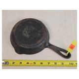 Griswold No 3 Cast Iron Skillet - Light Pitting