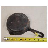 Griswold No 3 Cast Iron Skillet - Dirty