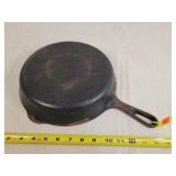 Griswold No 8 Cast Iron Skillet - Dirty / Rusty