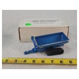 1/64 Track Kinze 840 Grain Cart