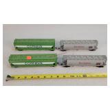 4- HO Train Hopper Cars