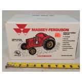 1/16 Massey Ferguson Pacemaker Tractor