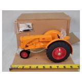 1/16 Minneapolis Moline U Tractor