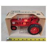 1/16 Farmall H Tractor