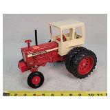 Vintage 1/16 International 1256 Tractor