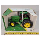 1/16 John Deere 7800 Tractor w/ Duals