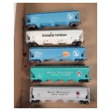 5- HO Hopper Train Cars