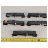 5- HO Tanker Train Cars