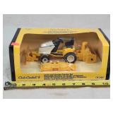 1/16 Cub Cadet Lawn & Garden Tractor Set