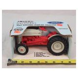 1/16 Ford NAA Golden Jubilee Tractor