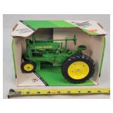 1/16 John Deere Model A Tractor