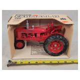 1/16 Farmall H Tractor