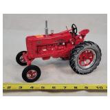 1/16 Farmall 400 Tractor