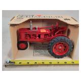 1/16 Farmall H Tractor