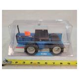 1/32 Ford 846 Versatile 4WD Tractor