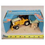 1/16 Cub Cadet IH Lawn & Garden Tractor Set
