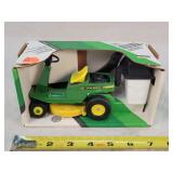 1/16 John Deere Rear Engine Riding Mower