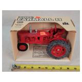 1/16 Farmall H Tractor