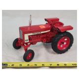 1/16 International 666 Tractor
